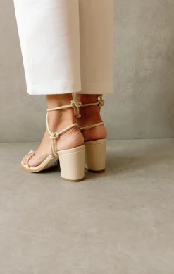 Show Me Your Mumu Alohas Grace Wrap Up Heel