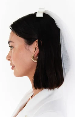 Show Me Your Mumu Ari Bow Veil