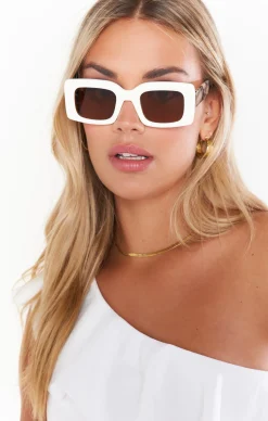 Show Me Your Mumu Banbè Eyewear The Kendall Sunglasses